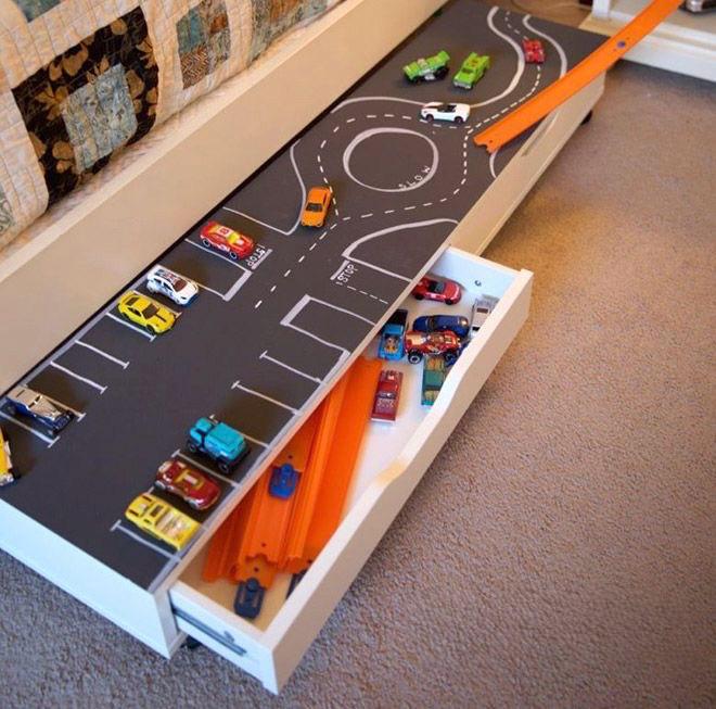 Road Runner Play Drawer