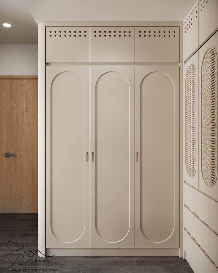 Creamy Oval Wardrobe