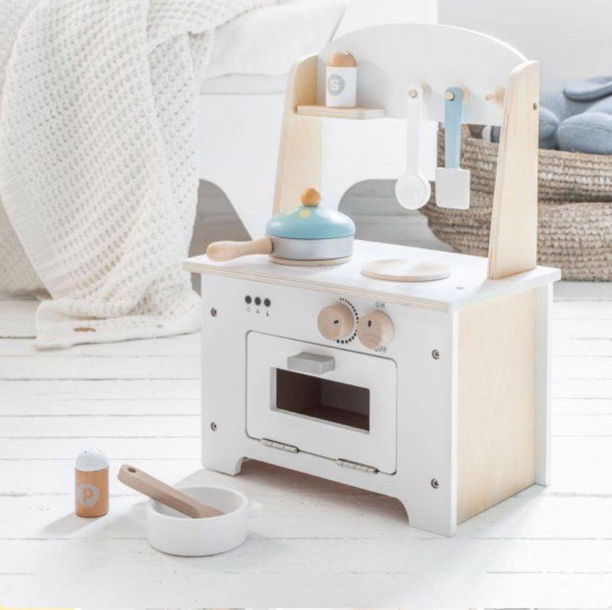 Tiny Flames Stove