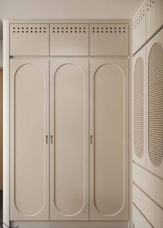 Sansa's Closet